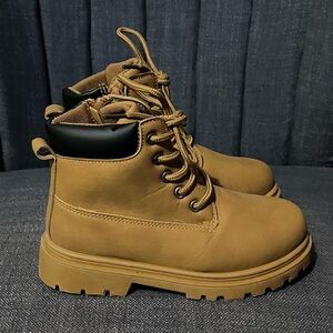 Toddler Tan Lace-Up Ankle Boots size 11